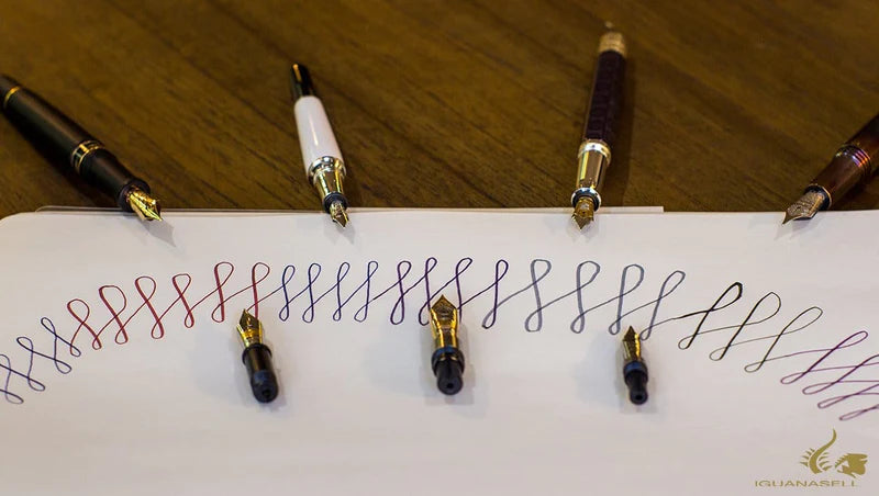 Comment calligraphier en doré ? Comparatif matériel - Calligraphique -  L'Académie
