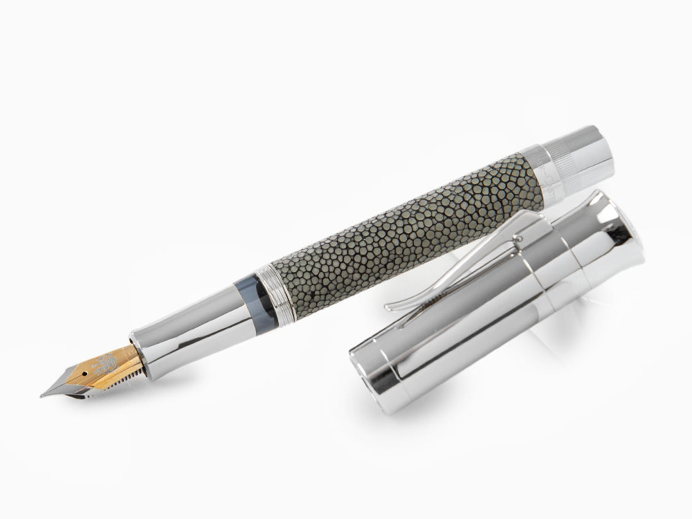 Stylo Plume Graf von Faber-Castell Pen of the Year 2005, Galuchat