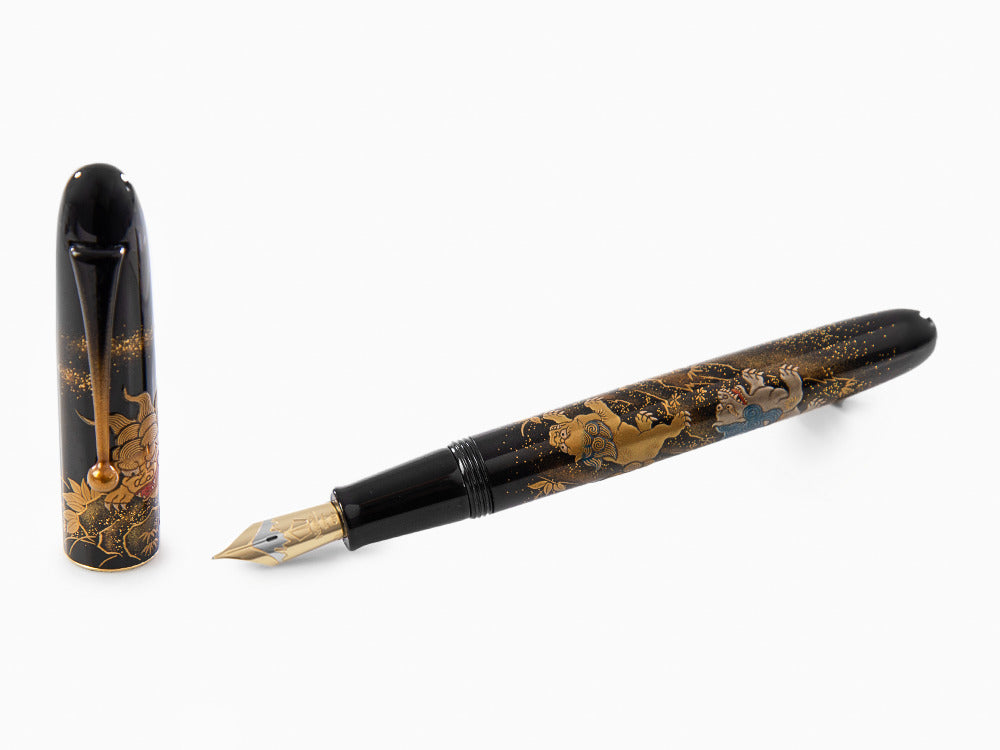 Stylo Plume Namiki Yukari Royale Lioness and cubs, Laque Urushi, Or