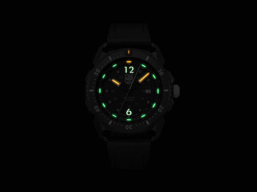 Montre à Quartz Luminox Land Ice-Sar Arctic 1050 Series, Noir, XL.1052